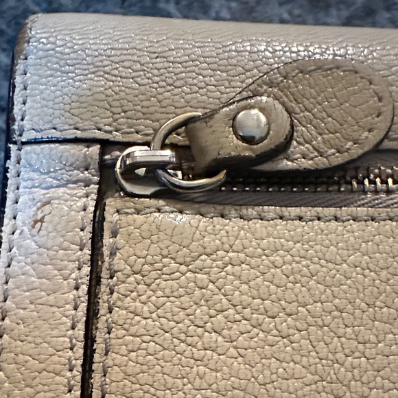 Chloe Beige/cream Leather Clutch with Gold Accent